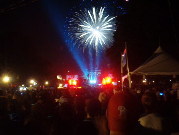 coreyhulse_fireworks_010_050704-232808