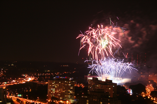 coreyhulse_fireworks_154_090704-215152