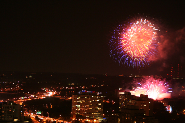 coreyhulse_fireworks_169_090704-220032